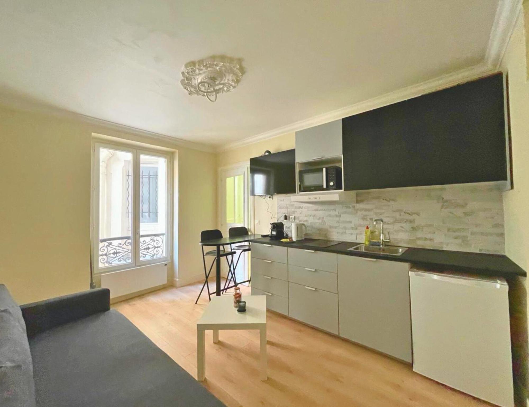 Chambre Lit Double Et Salon Avec Canape-Lit A 10 Minutes Des Champs Elysees Parigi Esterno foto